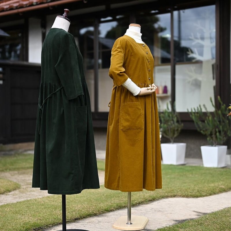 018スクエアカラーのギャザーワンピース_DL_A4（紙ではありません