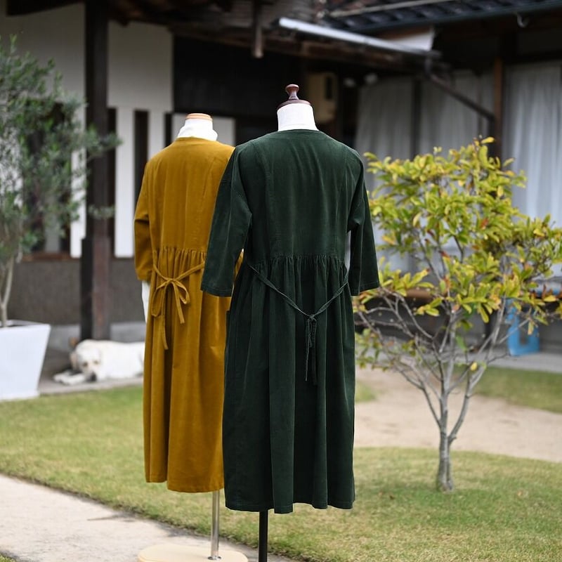 018スクエアカラーのギャザーワンピース_DL_A4（紙ではありません