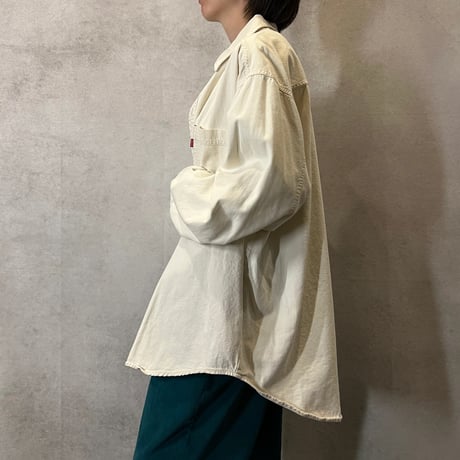 Levisシャツ