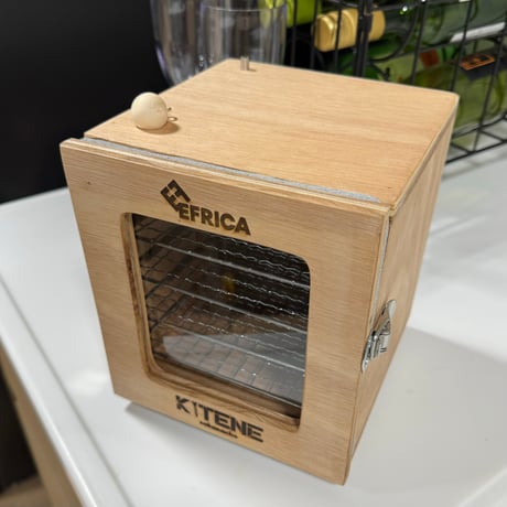 部屋で燻製が楽しめる”スモークキューブ”