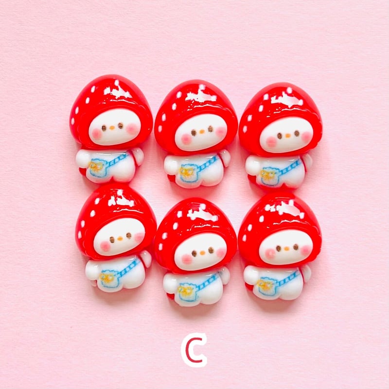 デコパージュ ꔛ‬ꕤ インテリア雑貨♡鉢カバー ♡小物*モップ入れ♡イチゴうさぎ 100均で作る車輪付き鉢カバー🍓イチゴまみれのウサギちゃん