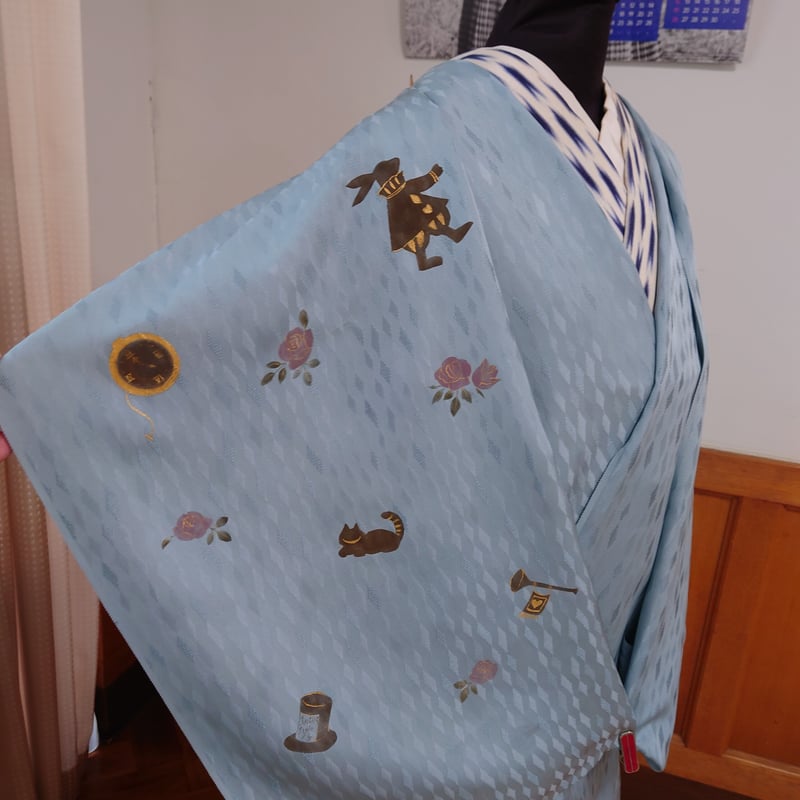 アリス好き必見!着物・雨コートオススメです。手描き反物新品・未使用　作家もの アリス好き必見!着物・雨コートオススメです。手描き反物新品・未使用