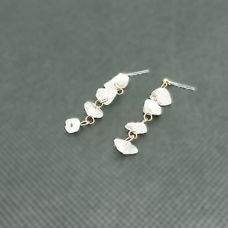 ローズクォーツさざれのピアス