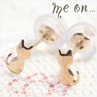 猫シルエットピアス【K10 イエローゴールド】