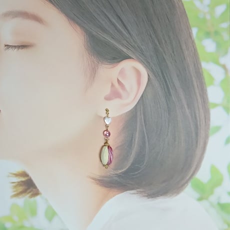 ストロベリーチョコみたいなピアス【ハンドメイド】※サージカルステンレス(一部)