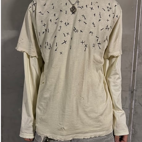 Layered damage scattered long sleeve　(white)