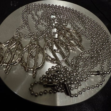 "Claw scratched" logo necklace ver.2.0