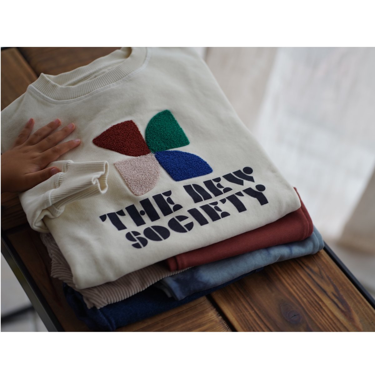 4Yのみ）【 The New Society 】HYDRA SWEATER | Mellow
