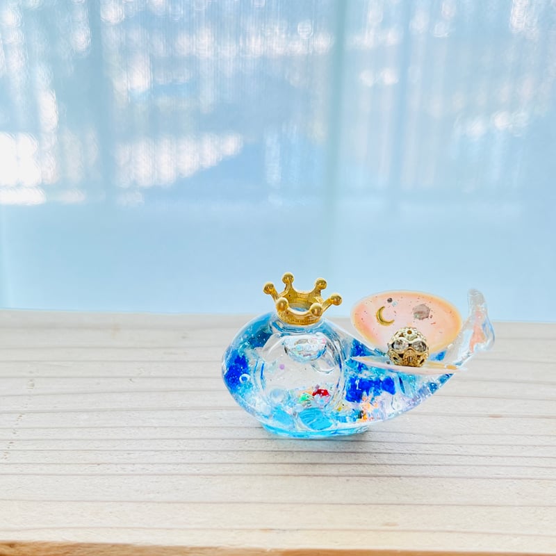 潤う手乗り桜貝クジラ〜琉球の彩 スノードーム〜 | irohaya.