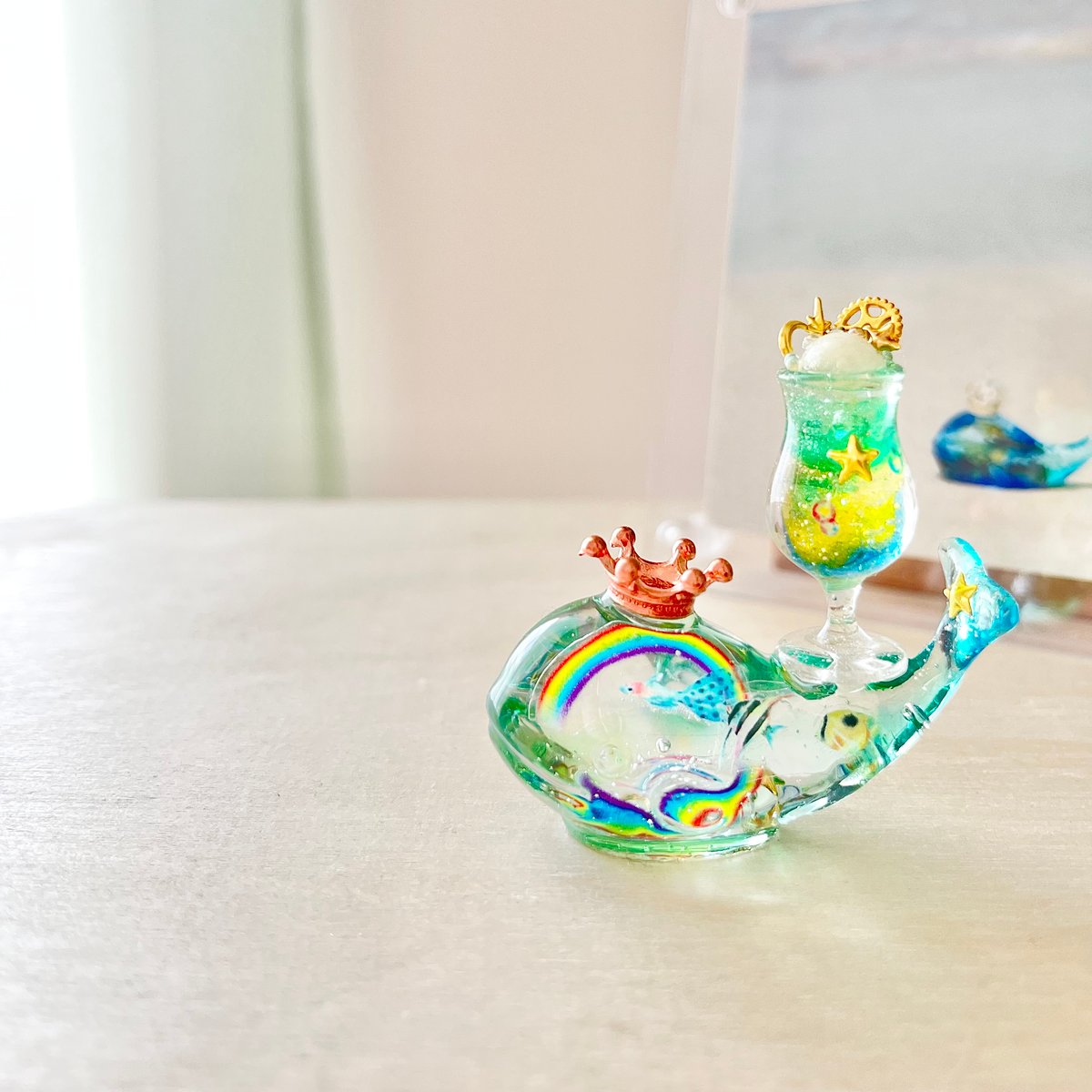 潤う手乗りクジラ【夢見るクリームソーダ】〜弧を描く虹の水族館