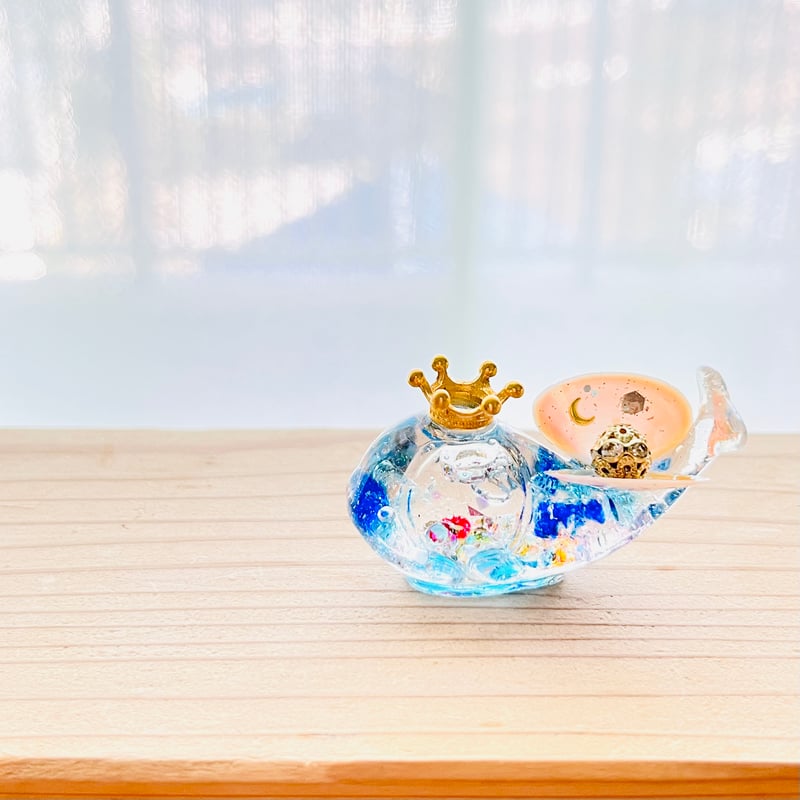 潤う手乗り桜貝クジラ〜琉球の彩 スノードーム〜 | irohaya.