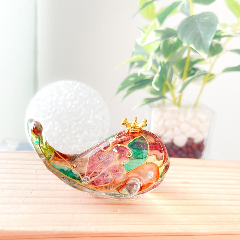 r*i様 ウラシク　コレクション品 ☆購入不可 9/12抽選販売☆【手のひらクジラ】潤うステンドグラス風