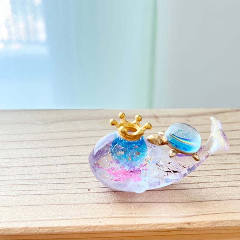 螺鈿細工 らでん 魚 さかな フィッシュ ヴィンテージ オーロラ 虹色 パール色 潤う手乗りクジラ〜青の惑星を見上げる虹のホヌーと透明クジラ