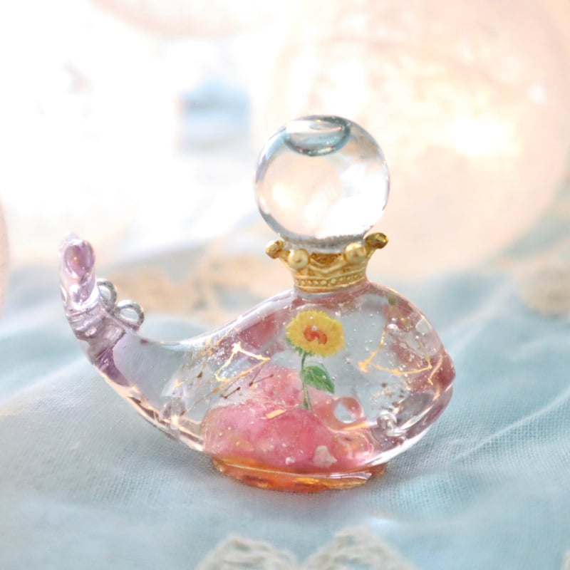 潤う手乗りクジラ【スノードーム】〜空と星座と一輪の向日葵品