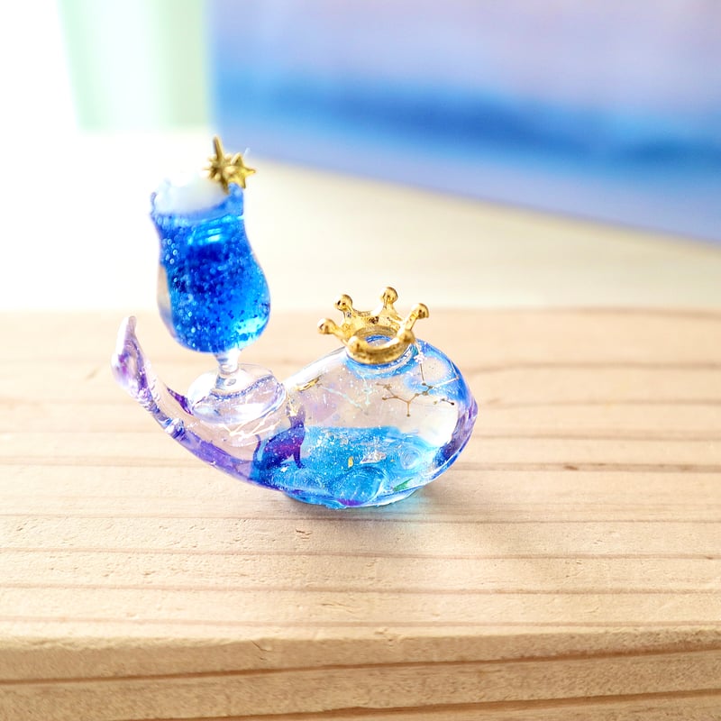 潤う手乗りクジラ【夢見るクリームソーダ】〜星の国に住む猫の暮らし