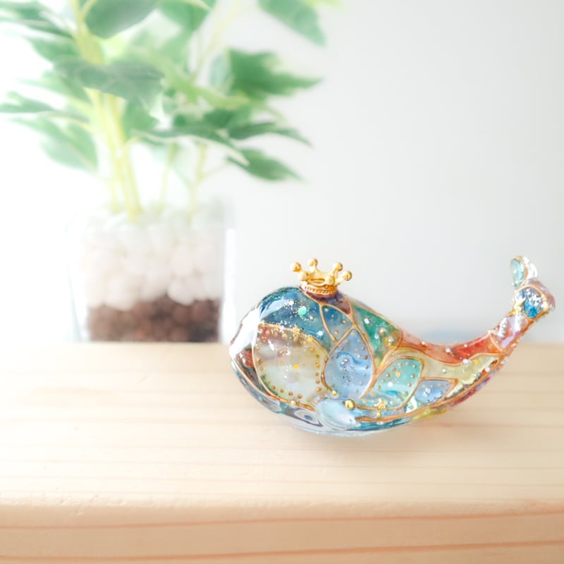 r*i様 ウラシク　コレクション品 手のひらクジラ】潤うステンドグラス風クジラ〜光のうろこ〜 | irohaya.