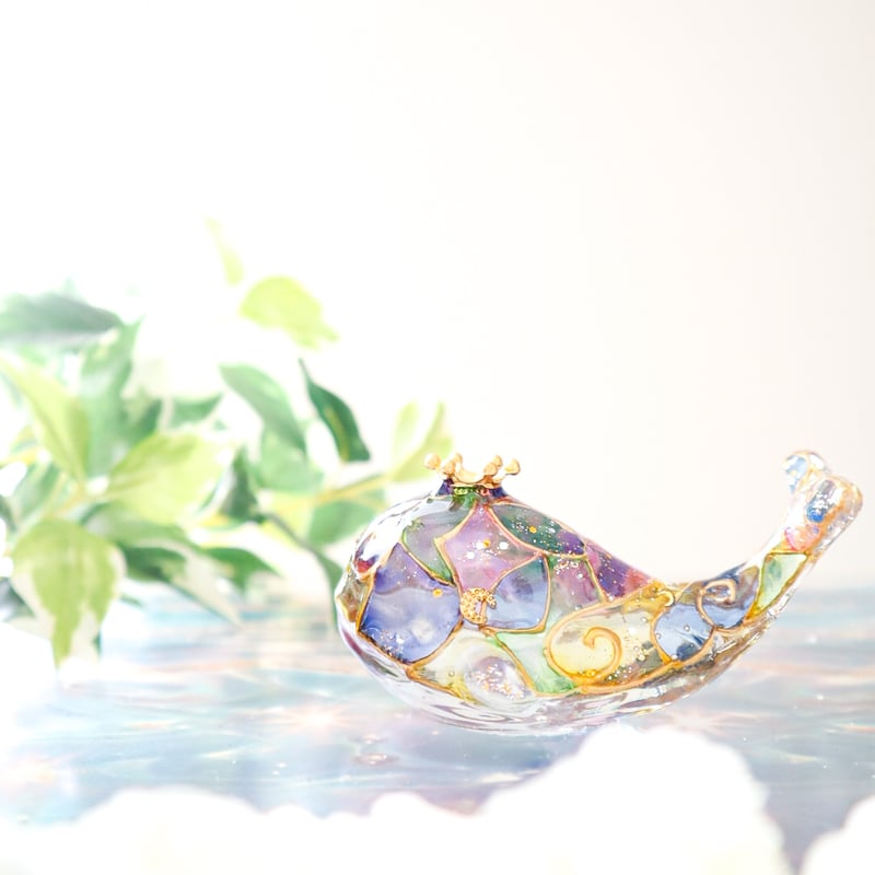 手のひらクジラ】潤うステンドグラス風クジラ〜四季の光〜 | irohaya.