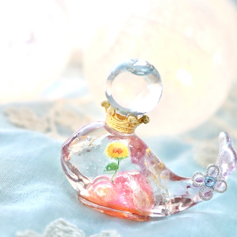 潤う手乗りクジラ【スノードーム】〜空と星座と一輪の向日葵品
