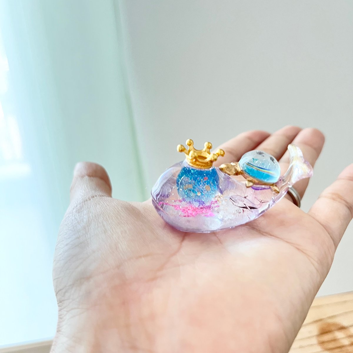 【☆超美品★】　＊クジラのネオンサイン＊　アイスブルー 潤う手乗りクジラ〜青の惑星を見上げる虹のホヌーと透明クジラ