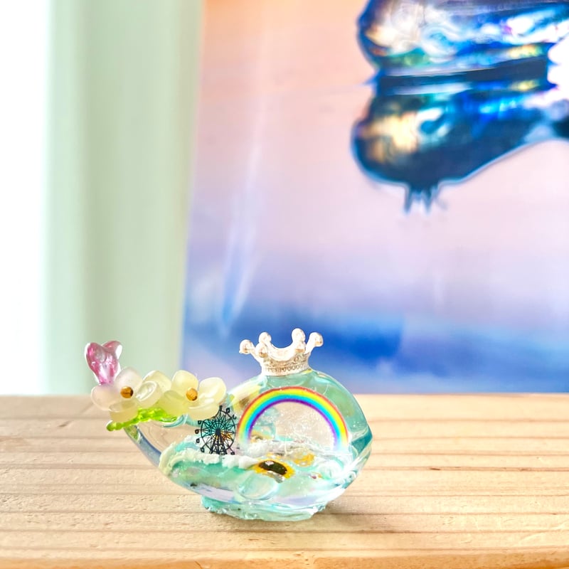 潤う手乗りクジラ〜虹の国に咲くひまわり畑〜 | irohaya.