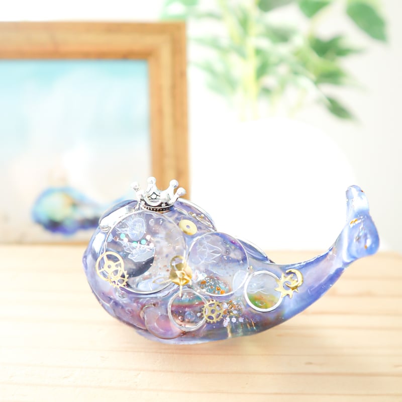 手のひらクジラ】潤う潜水艦クジラ〜宇宙を泳ぐクラゲの世界〜 | irohaya.