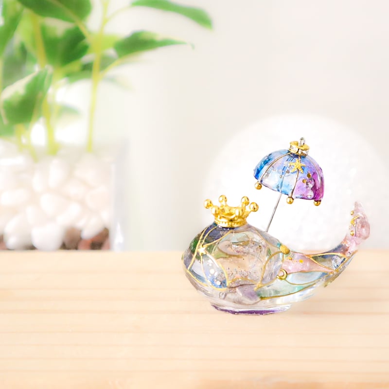 潤うステンドグラス風手乗りクジラ】〜星降るパラソル（スノードーム