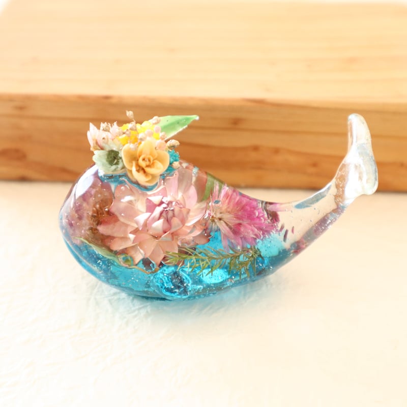 手のひらサイズ】潤う手のひらクジラ〜水中に咲く花の物語〜 | irohaya.