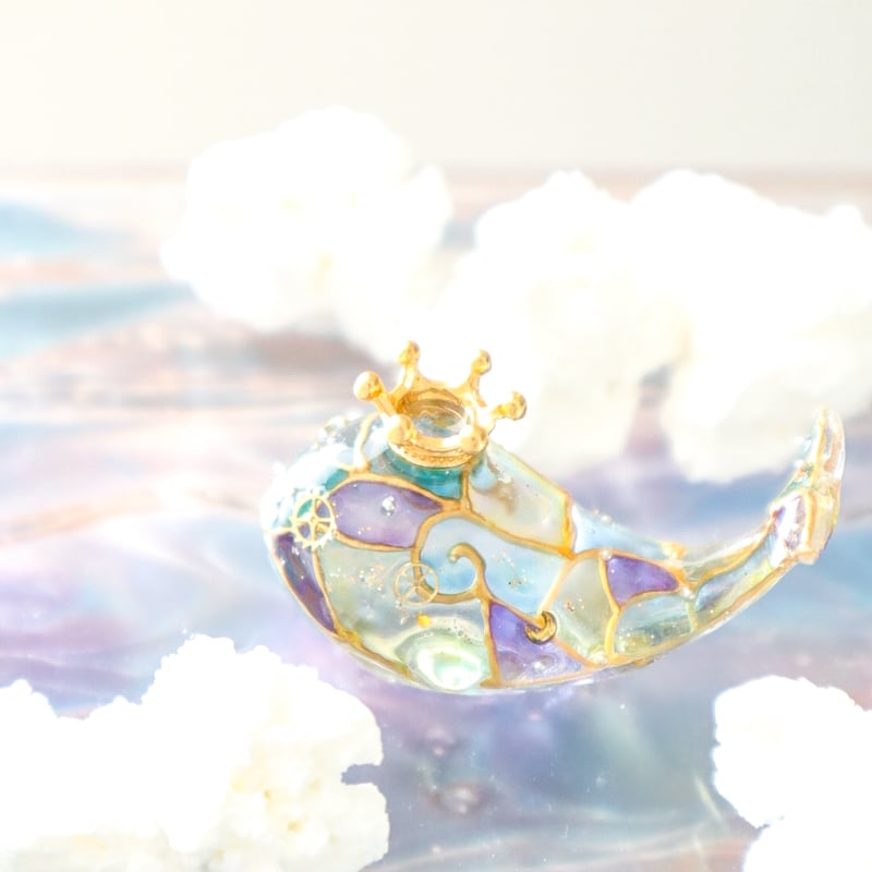 ステンドグラス風手乗りクジラ〜光の標本〜 | irohaya.