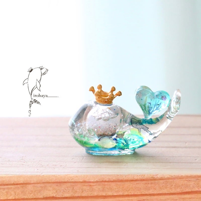 メグえもんページ☆ハンドメイド　レジン　9点 潤う手乗りクジラ〜海の中で煌めくスノードーム〜 | irohaya.