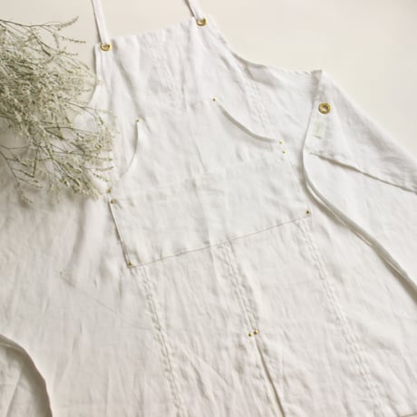 【Eyelet switching apron】White