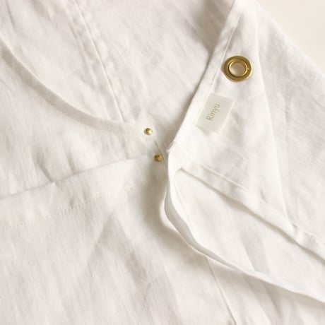 【Eyelet switching apron】White
