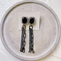 ［pierce］black chain.