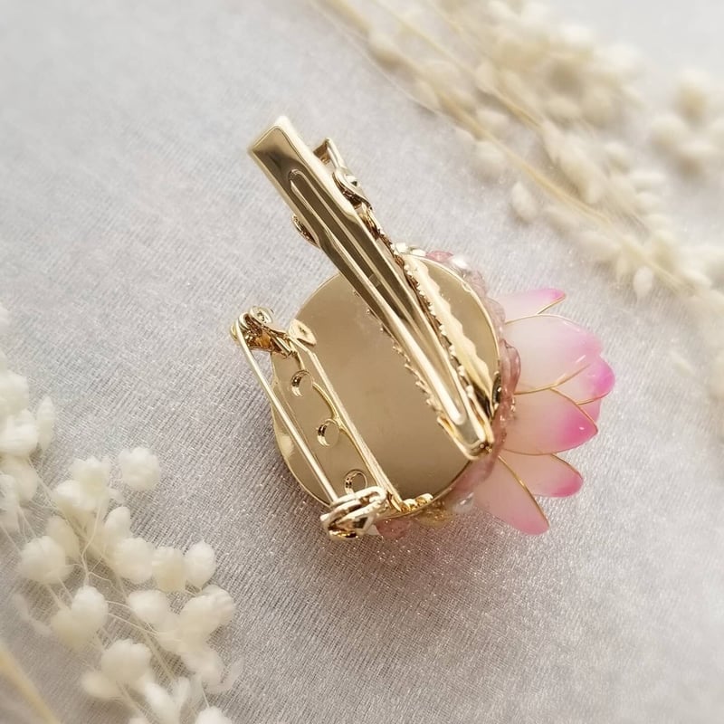 うすべに色の蓮のブローチ | Minorino Flower Jewelry