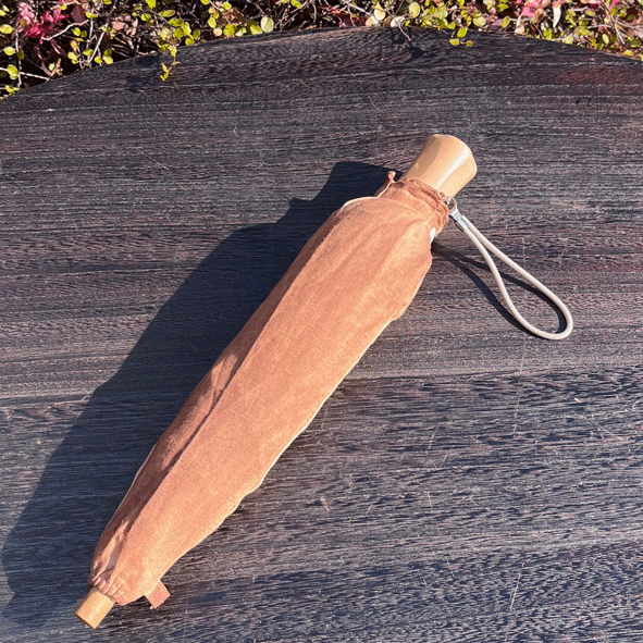 昔の幟旗を柿渋染した布　手づくり折畳み日傘 昔の幟旗を柿渋染した布 手づくり折畳み日傘 - メルカリ