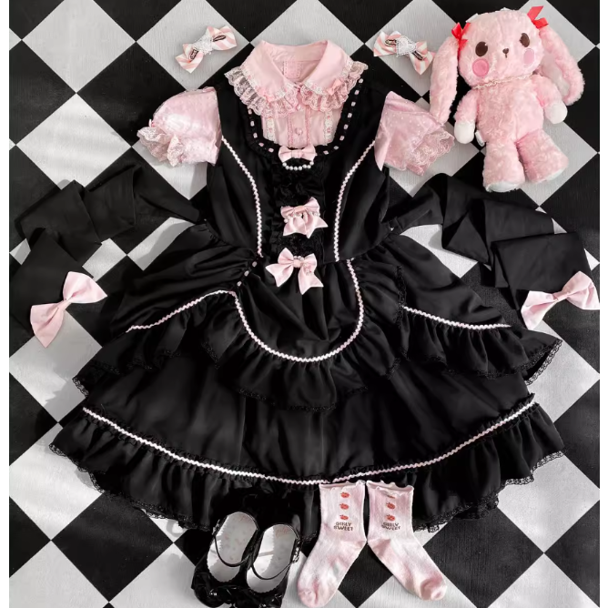 エ*7様 エミリーテンプルキュート 香水瓶プリントジャンパースカート ブラック Lovely Princess ジャンパースカート ピンク／select | tulle オン