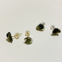 モルダバイトピアス