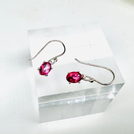 ピンクトパーズのピアス