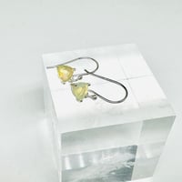 トライアングルエチオピアンオパールピアス
