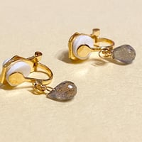 ラブラドライトの雫型イヤリング