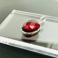 レッドアンバーのペンダントトップ