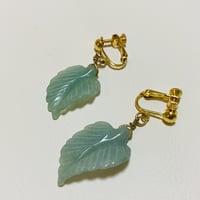 アベンチュリンの葉っぱイヤリング