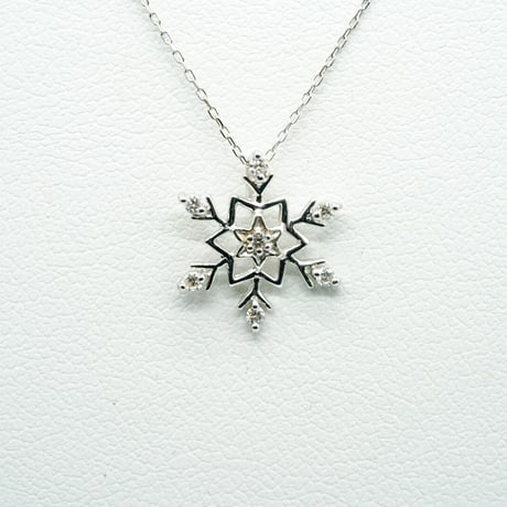 18KWG雪の結晶ネックレス