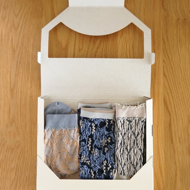 ギフトボックス（2〜3足用 / ポスト配達 / ご自宅用商品同梱不可