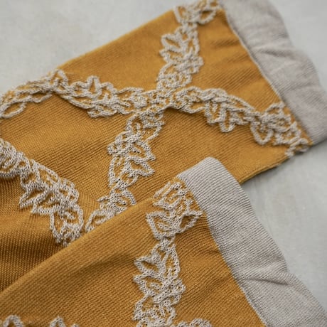 leaf check high socks <mustard> L-L13