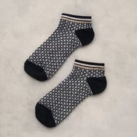 《men's》zigzag ankle socks <gray × black> M-K02