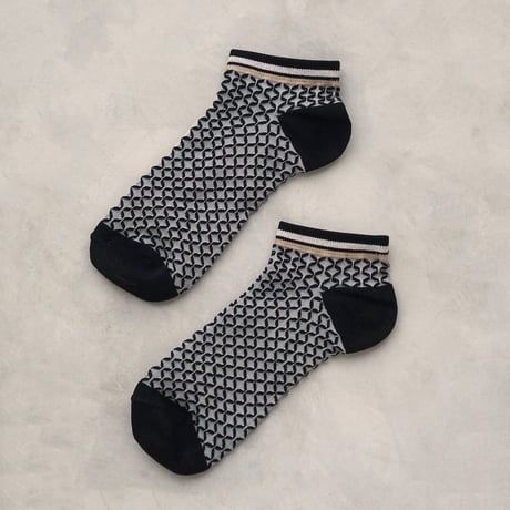 《men's》zigzag ankle socks <gray × black> M-K02