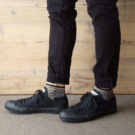 《men's》zigzag ankle socks <gray × black> M-K02