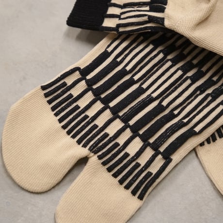 《men's》random stripe tabi <beige × black> M-K03