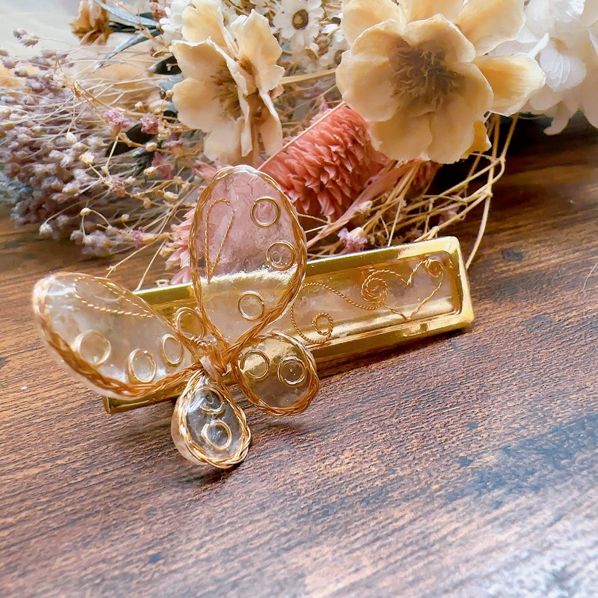 acca 蝶模様 ヘアクリップベージュ ピンク 約8cm acca 蝶模様 ヘアクリップベージュ ピンク 約8cm