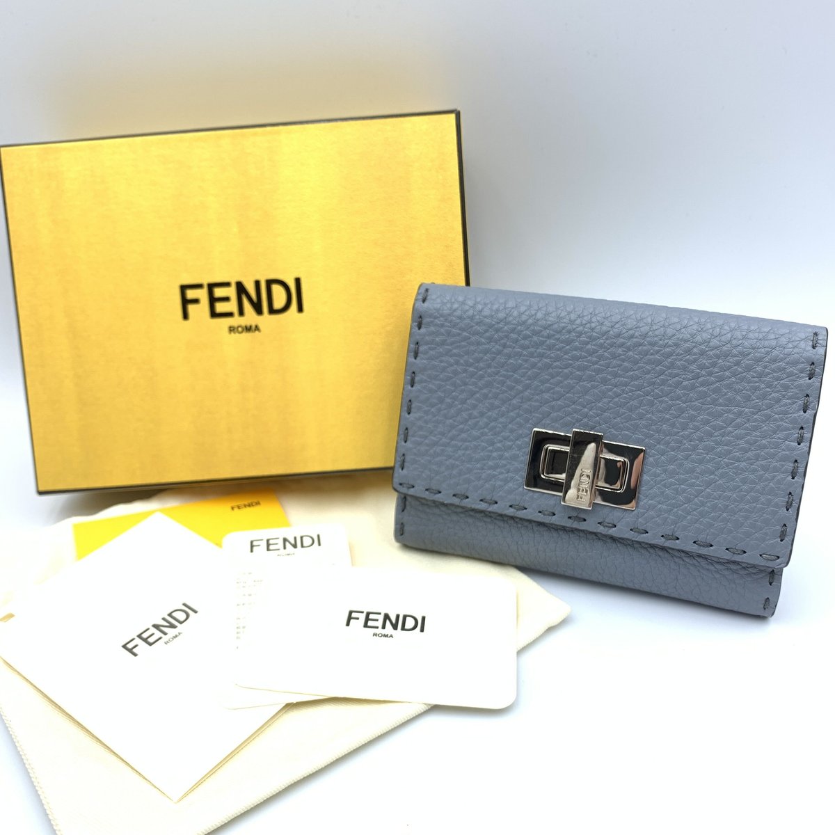 FENDI 財布 ピーカブー 2つ折り FENDI セレリア ピーカブー 二つ折り財布 8M0359 | ラクトクショッピング